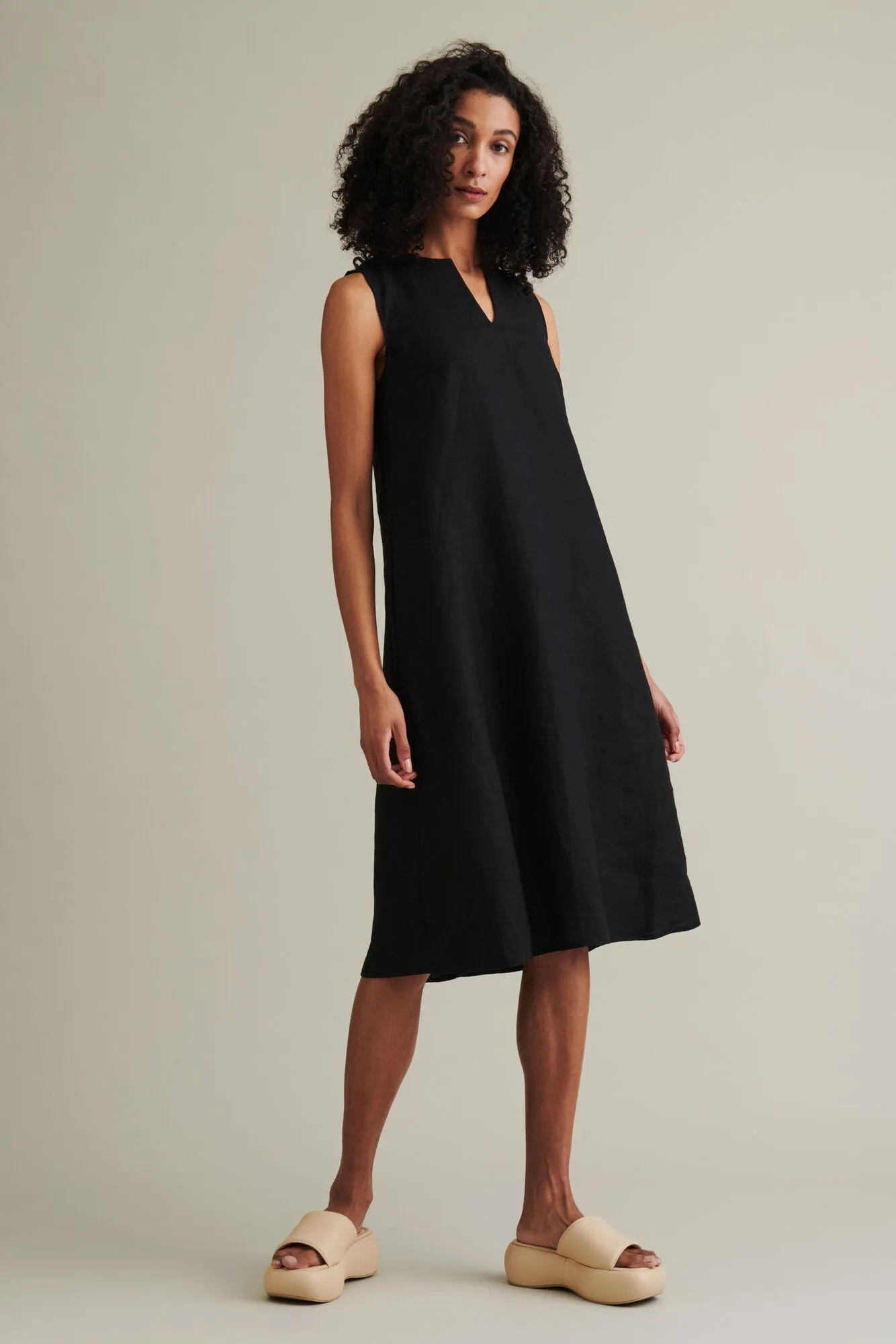 Rumar Linen Midi Dress Black