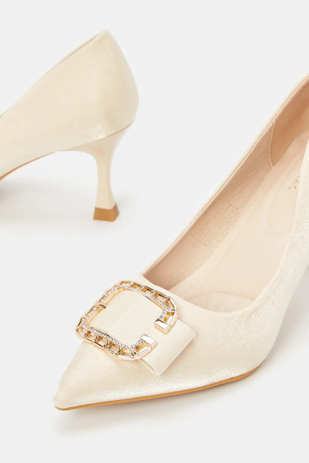 Women Ivory Court Shoe With Buckle Trim